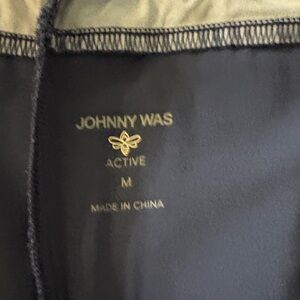 Johnny Was Navy and Floral trim nylon cargo pants. Size medium